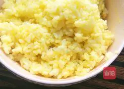 Illustration of how to make egg fried rice 4