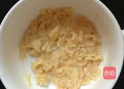 Illustration of how to make scallop and egg fried rice 2