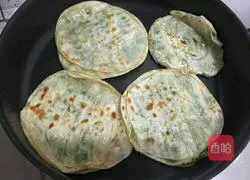 New ways to eat dumpling skins ~ Illustration of how to make dumpling skin scallion pancakes 7