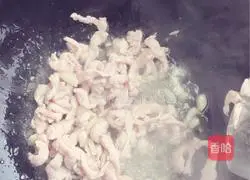 Illustration of how to make colorful shredded pork and egg fried rice 6