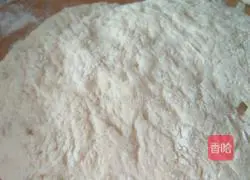 Illustration of how to make dough patties 1