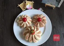 Illustration of how to make mixed juice flower steamed buns 11