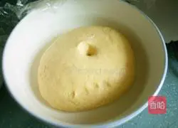 Illustration of how to make sunflower buns 12