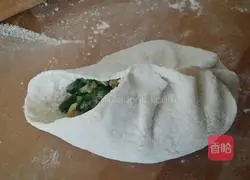 Illustration of how to make wheat buns stuffed with chives and eggs 13