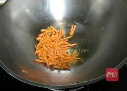 How to make fried noodles with onions and eggs Illustration 4