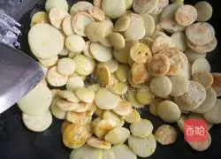 Vegetarian Illustration of how to make fried mung bean cake 3