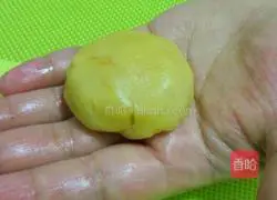 Sesame and meat floss cakes (electric baking pan version) recipe 8