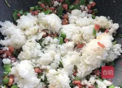 Illustration of how to make egg fried rice 6