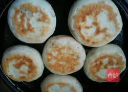 Illustration of how to make celery meat pie 9