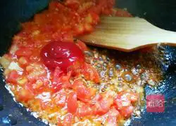 Illustration of how to make tomato sauce and lotus root cake 9