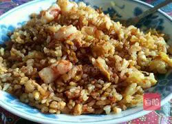 Illustration of how to make prawn and egg fried rice 4