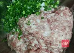  Illustration of how to make fungus and pork buns 5