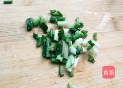 Illustration of how to make lard and egg fried rice 2