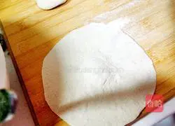 Illustration of how to make steamed buns with vegetarian stuffing 4