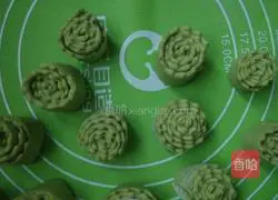 Illustration of how to make spinach steamed buns 12