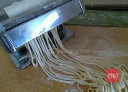 Illustration of how to make fruit and vegetable colored noodles 13