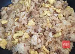 Excellent Abalone Egg Fried Rice Recipe Illustration 7