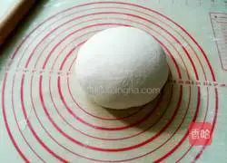 Illustration of making dough puff cakes 1