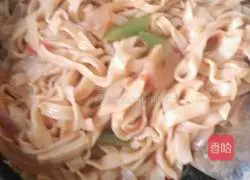 Illustration of how to make fried noodles with tomatoes and onions 5