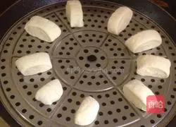 Illustration of how to make white steamed buns 10