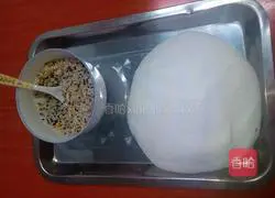 Illustration of making homemade glutinous rice balls 1