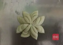 Milk chrysanthemum steamed buns recipe 17