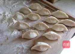 Illustration of how to make Xihu dumplings 5