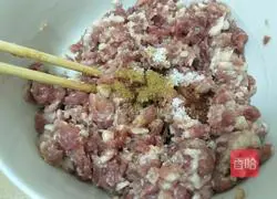 Pork Pumpkin Illustration of how to make stuffed dumplings 2