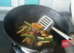 Illustration of how to make stewed fish head cakes 3