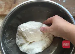 How to make pork and green onion dumplings Illustration 2