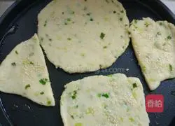 Illustration of how to make scallion pancakes 12