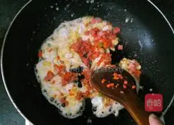 Illustration of Sichuan Spicy Sausage Fried Rice 2