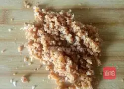 Illustration of how to make dumplings stuffed with pork, shrimp and cabbage 5