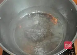 Illustration of how to make dumplings stuffed with pork and sophora flower stuffing 22