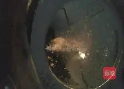 Illustration of how to stir-fry pepper-flavored steamed buns 4