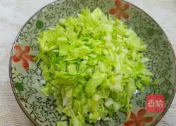 Illustration of how to make cabbage and bacon fried rice 2