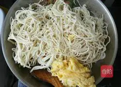 Illustration of how to make vegetable fried noodles 9