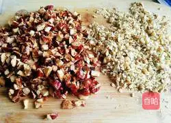 Illustration of how to make walnut, red date and brown sugar steamed buns 2