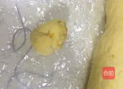 Illustration of how to make pumpkin milk steamed buns 10