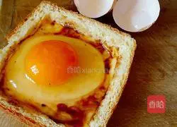 Illustration of making fried egg sandwich 6