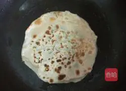 Illustration of how to make scallion pancakes 10