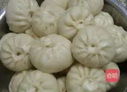 Illustration of how to make delicious meat buns 8