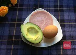 Illustration of how to make avocado sandwich 3