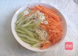 Vegetarian Steamed Noodles Illustration 4