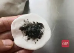 Illustration of how to make cartoon pig dumplings 3