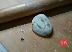 Illustration of how to make thousand-layer cakes with dumpling skins 7