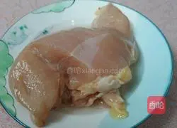 Illustration of how to make dumplings stuffed with chives and chicken 4