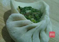 Round buns...Illustration of how to make fennel meat filling 16