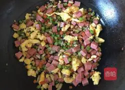 Fried Rice with Shrimp and Ham Illustration of how to do it 6