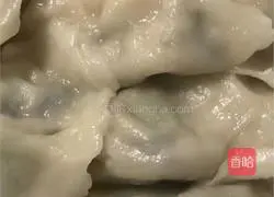 Illustration of making dumplings with cucumber stuffing 6